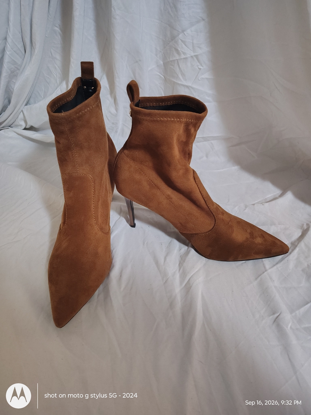 GUESS YANKA2 GUESS Yanka Pointed Toe Kitten Heel Booties Cognac Sz 10 Womens